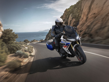 BMW R 1300 RS 2025 - Όσο πιο sport και touring γίνεται!