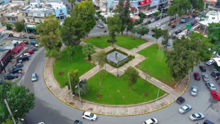 Η Πλατεία Μπουρναζίου αλλάζει προτεραιότητα – Εναρμονίζεται με το «διεθνές σύστημα»