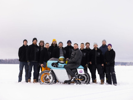 H RGNT είναι η γρηγορότερη ηλεκτρική μοτοσυκλέτα – στον πάγο