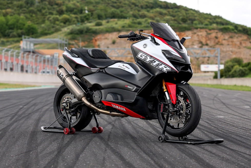 «Τουρμπάτο» Yamaha TMAX 560 από την Γαλλία που μας αρρώστησε!