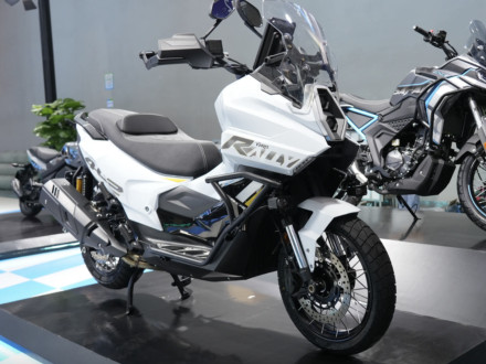 Thrust ATS-400T - Νέο maxi scooter με adventure προσανατολισμό