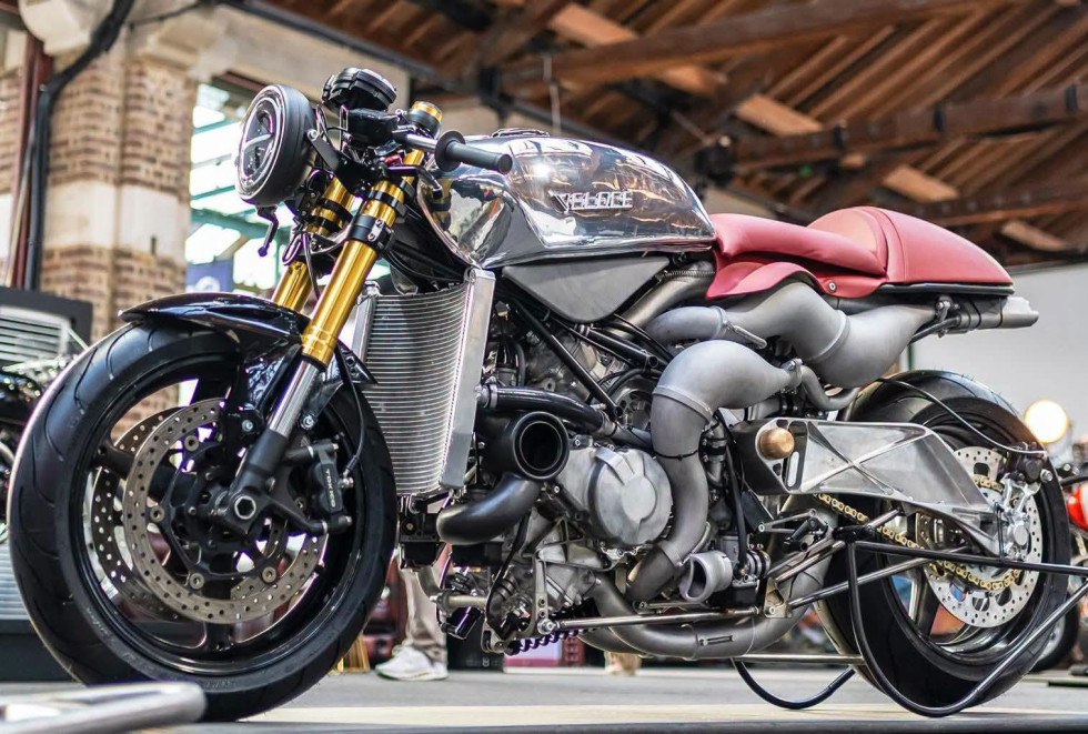Veloce «Aperion» - 8κύλινδρο δίχρονο 280 αλόγων για όλους τους «λάθος» λόγους