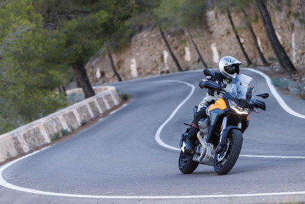 Test - Moto Guzzi Stelvio 2024 - Αποστολή στην Ισπανία