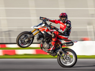 EICMA 2025 - Ducati Hypermotard V2 2026