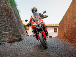 Ducati Multistrada V2 &amp; V2 S - Με επιτόκιο 2,9% και δώρο γνήσιο εξοπλισμό Ducati αξίας έως 1.500€