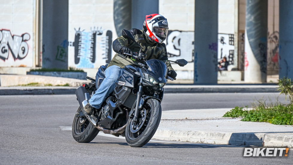 Test - Kawasaki Z7 Hybrid 2025