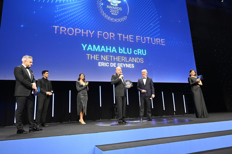 Yamaha bLU cRU – Τιμήθηκε με το 2022 FIM Award for the Future
