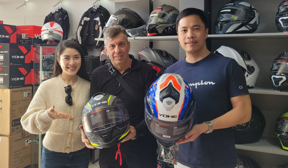 Yohe Helmets - Επίσκεψη ιδιοκτητών και ενίσχυση στρατηγική συνεργασίας στην Ελληνική αγορά