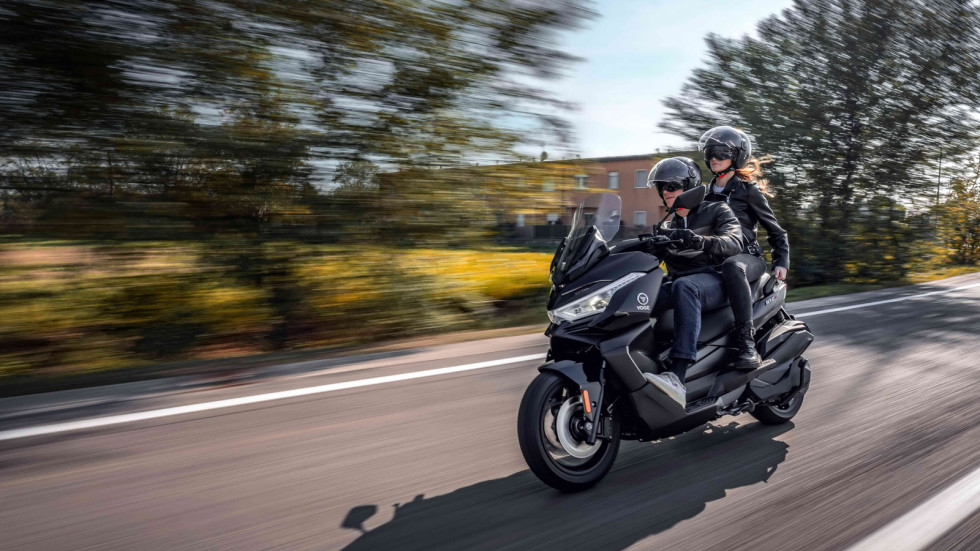 Voge SR4 Max Smart - Βρείτε το ετοιμοπαράδοτο στη Μότο Ξουχέλλης