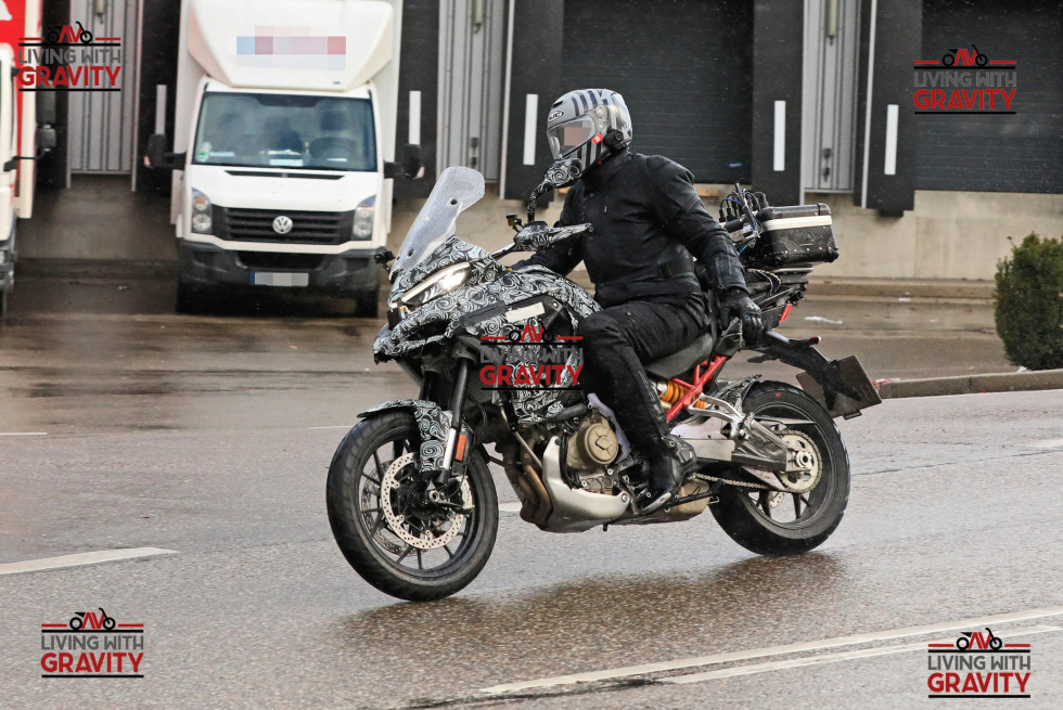 Ducati Multistrada V4 - Δύο οι εκδόσεις, ευκρινής φωτογραφία του “enduro” μοντέλου σε δοκιμές!