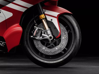 Brembo Hyction και GP4-HY / Öhlins NPX 25/30 Carbon - Αγωνιστικά περιφερειακά στο "ευρύ" κοινό