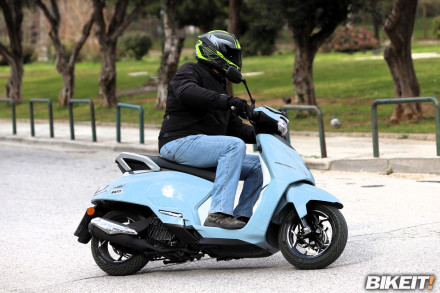 Test - Peugeot Django Allure 125 (2025) - Γενέθλια στο γυμναστήριο