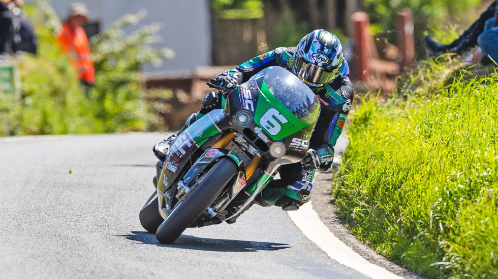 IoM TT 2024, Supertwin Race 2 - Άπιαστος ο 29ρης Michael Dunlop