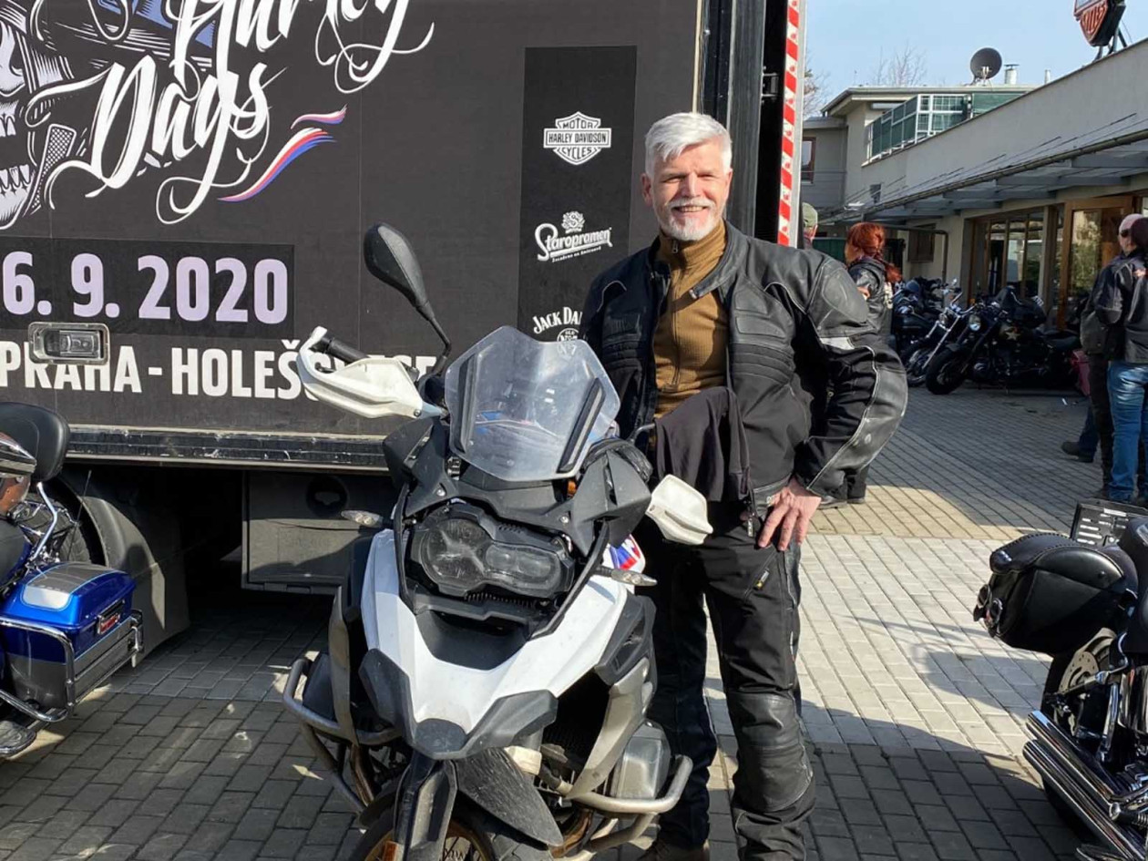 Ατύχημα με μοτοσυκλέτα εντός πίστας για τον πρόεδρο της Τσεχίας