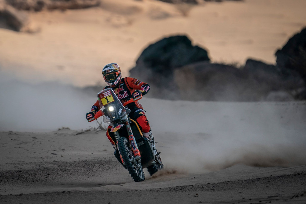 Rally Dakar 2022: Μέρα 11 - Τρεις αναβάτες από τρία εργοστάσια θα παλέψουν στο νήμα για τη νίκη του αγώνα!