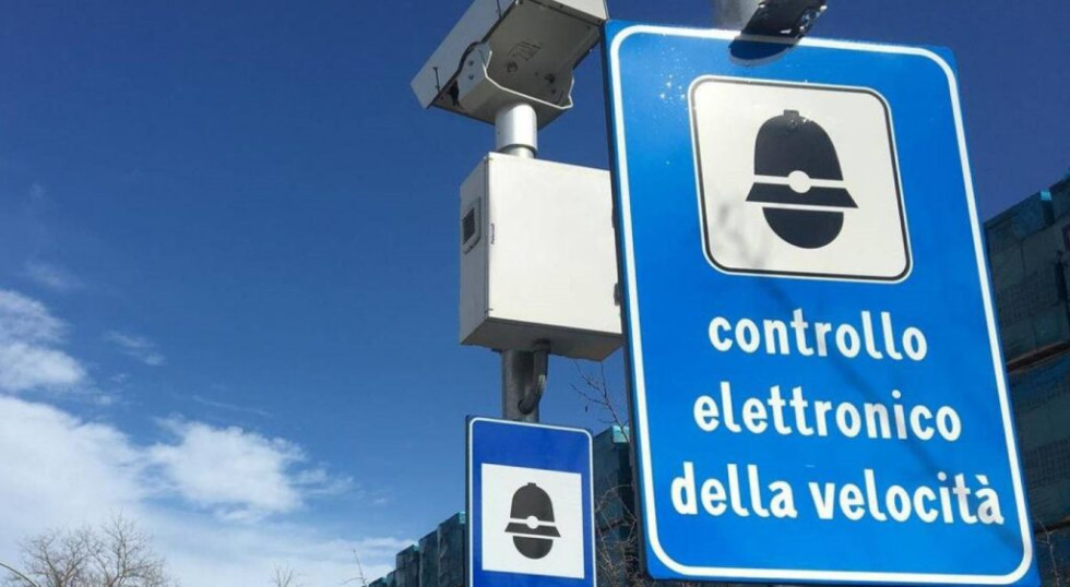 Αυτή η κάμερα ταχύτητας έβγαλε 5 εκατομμύρια σε έναν χρόνο... μόνη της!
