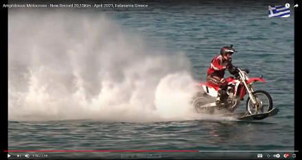 Παναγιώτης Ντεντάκης - Σημείωσε νέο ρεκόρ απόστασης στο νερό, με την αμφίβια μοτοσυκλέτα του - Video