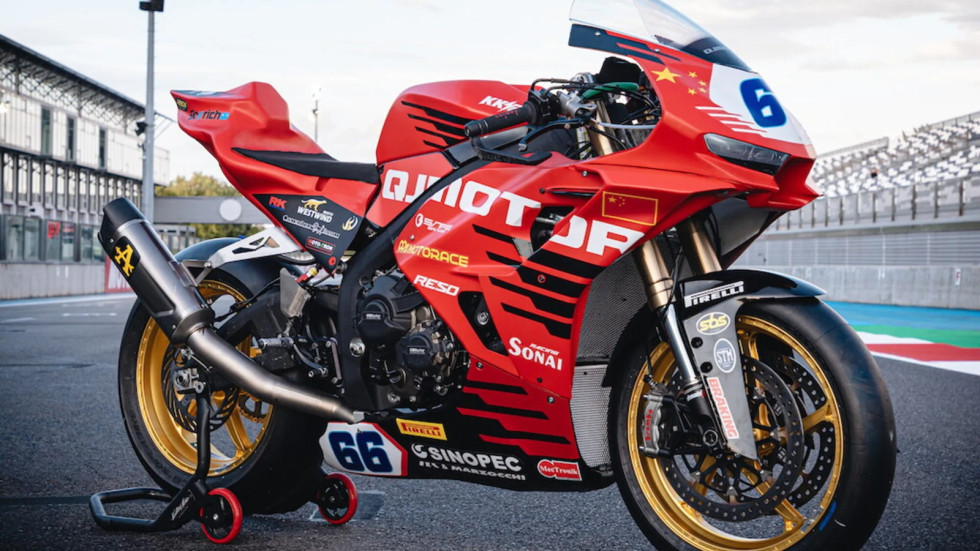 QJMOTOR – Παρουσίασε τις νέες SRK 800 R και SRK 800 RS