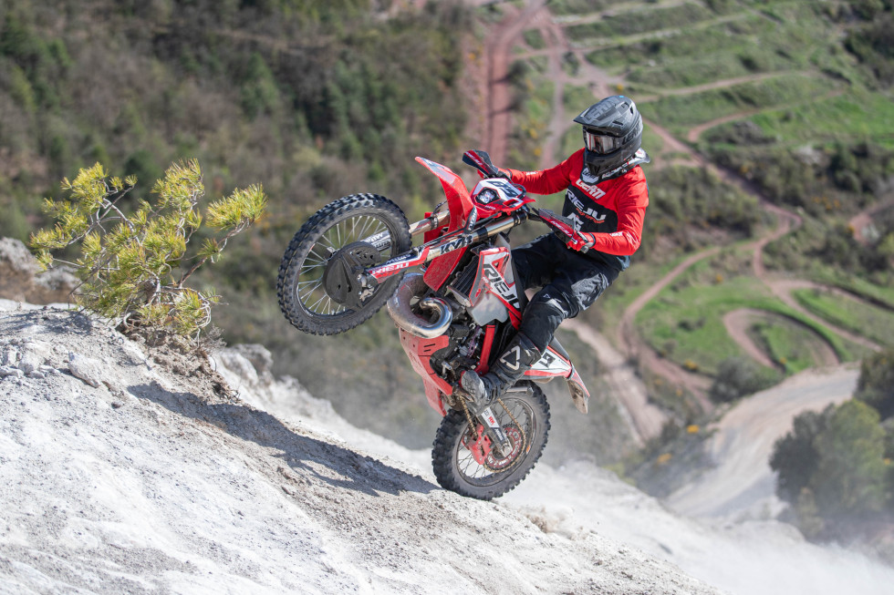 Rieju MR Hard Enduro Replica Alfredo Gomez – Φόρος τιμής σε περιορισμένα κομμάτια