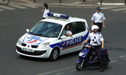 Θάνατος διανομέα στα χέρια αστυνομικών ξεσηκώνει ξανά το Παρίσι