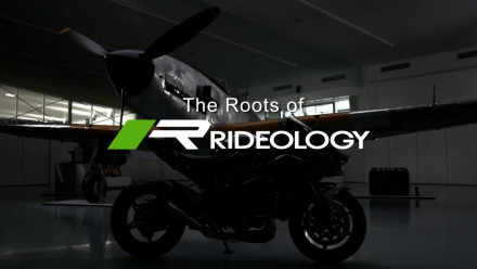 Kawasaki Rideology: Τι κοινό έχουν το H2 και ένα αεροπλάνο του 1940; - Video