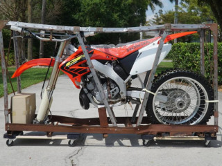 Honda CR250R πουλήθηκε 20.000 ευρώ – Ήταν ακόμη μέσα στο κουτί