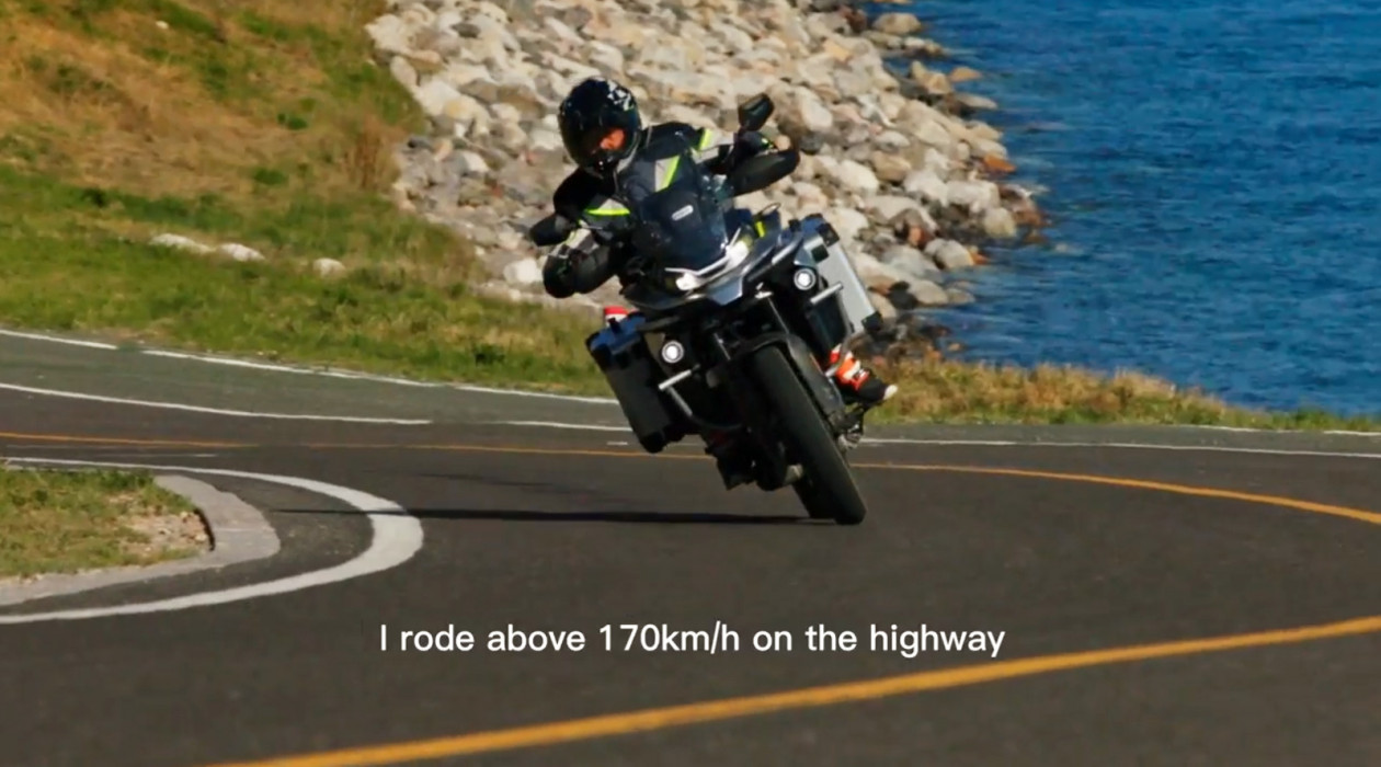 CFMOTO 800MT - Το οδηγεί Κινέζος rally rider για 4.000 χλμ. και μας λέει τις εντυπώσεις του - Video