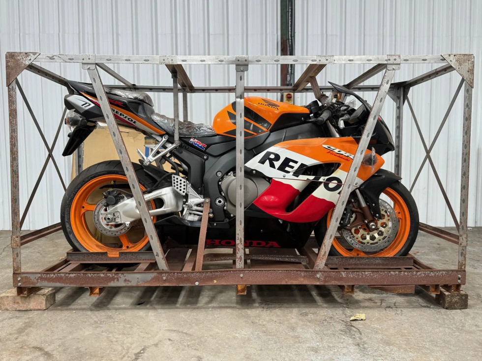 Honda CBR1000RR Fireblade 2005 - Δημοπρατείται στην κούτα της