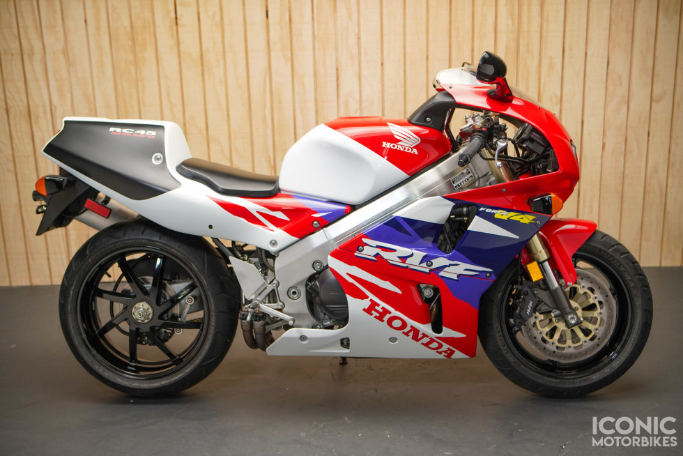 Αυτή η Honda RC45 «έσπασε τα ταμεία» - Το αμύθητο ποσό που έπιασε σε δημοπρασία