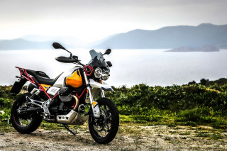 Moto Guzzi – Απόκτησε το V85 TT με δώρο γνήσια αξεσουάρ