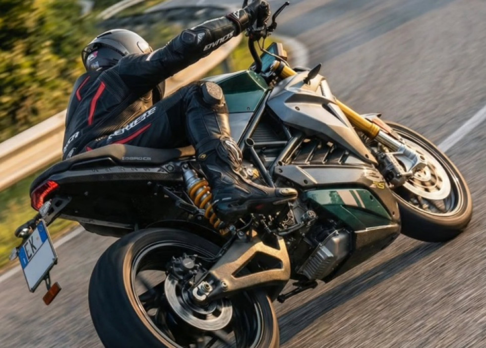 Energica – «Η όρεξη για ηλεκτρικές μοτοσυκλέτες οξύνεται», teasάρει νέο μοντέλο