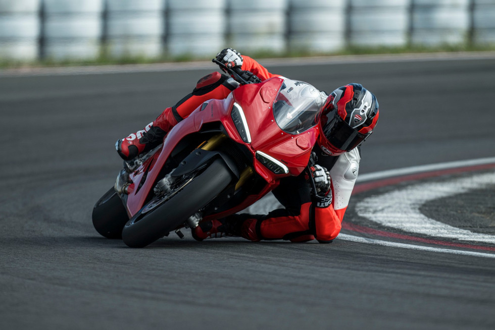 Ducati Panigale V2 S 2025 - Φωτογραφική πανδαισία