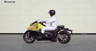 Honda Riding Assist - Το σύστημα με τη μοτοσυκλέτα που ισορροπεί μόνη της εξελίσσεται! - Video