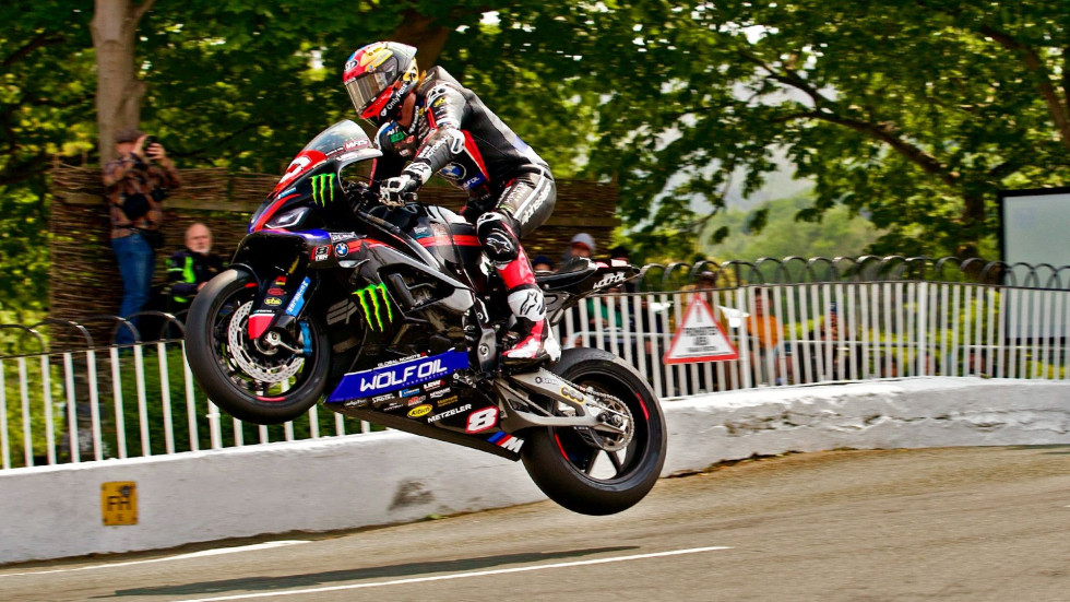 Isle of Man TT 2025 - Superbike: Στον Davey Todd ο πρώτος αγώνας του ΤΤ