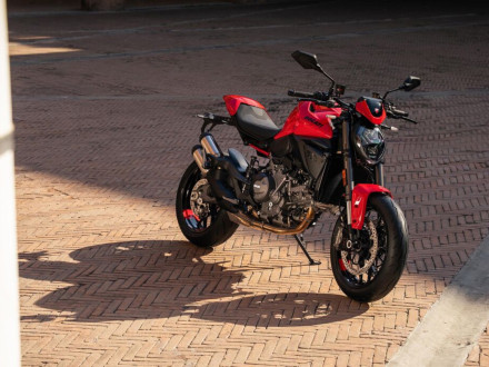 Ducati Monster - Βραβείο Red Dot Design Award για τη νέα γενιά