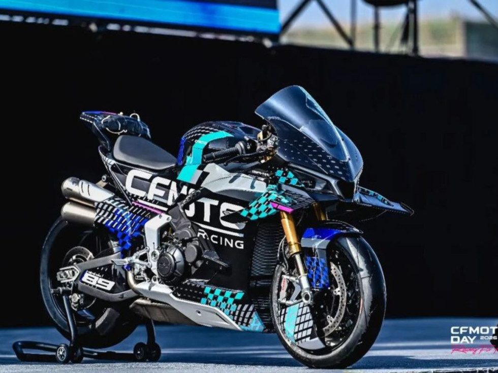 CFMOTO V4-SR RR - Στο κλάμπ των 300 με νέο ρεκόρ ταχύτητας