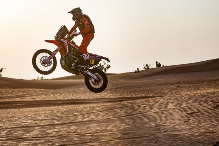 Rally Dakar 2021: 5η μέρα, Riyadh - Al Qaisumah: Πρώτη νίκη για Kevin Benavides, το 1-2 το HRC