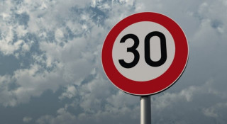 H Μπολόνια της Ιταλίας κατεβάζει το όριο ταχύτητας στα 30 χλμ/ώρα