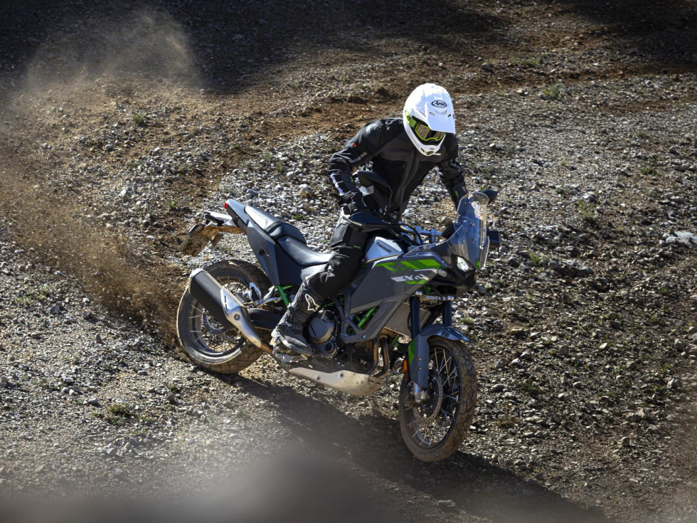 Kawasaki KLE650 2027 - Η μεσαία, adventure πρόταση που έλειπε από την πράσινη γκάμα