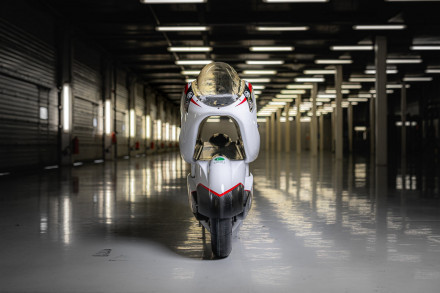 White Motorcycle Concepts – Το WMC250EV σε δράση [Βίντεο]