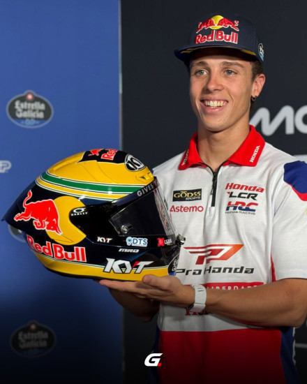 Ο Diogo Moreira αποτίει φόρο τιμής στον Ayrton Senna