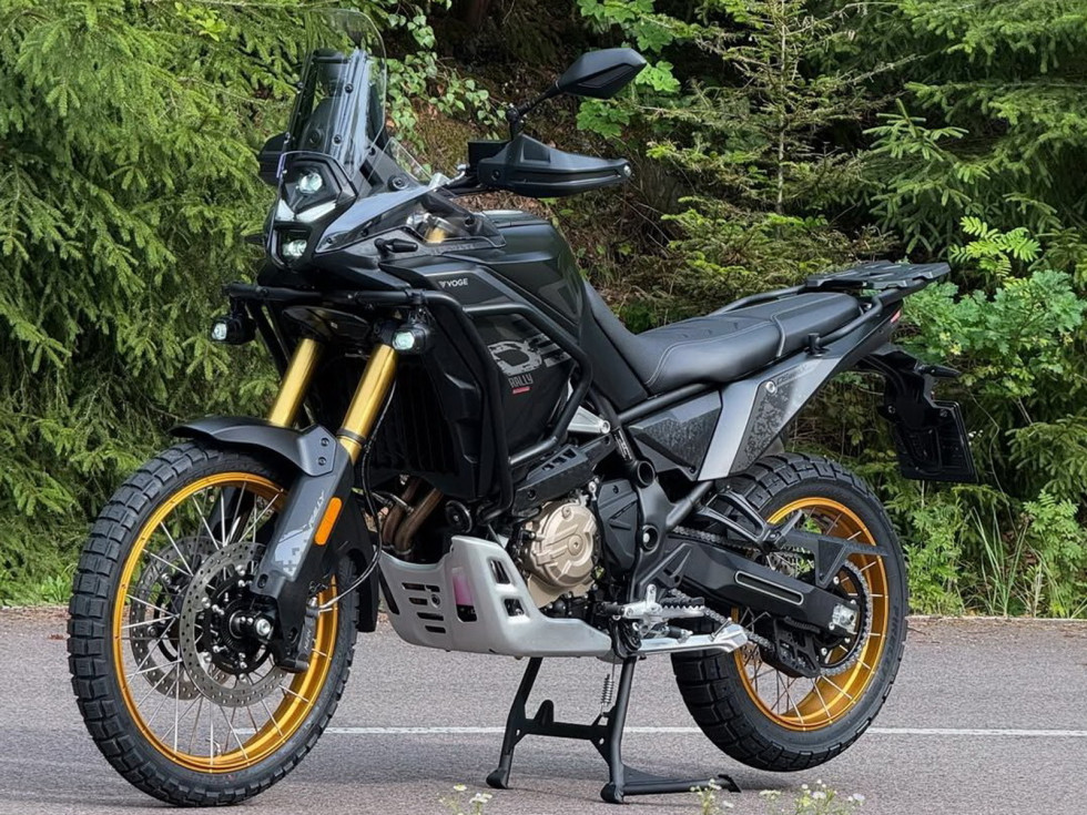 Voge DS800 Rally – Ετοιμοπαράδοτα σε μαύρο χρώμα στη Moto Ξουχέλλης