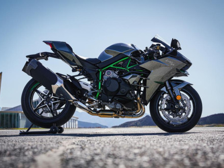 Kawasaki Ninja H2 2027 - Η υπερτροφοδοτούμενη «ναυαρχίδα» επιστρέφει ισχυρότερη και σημαντικά ανανεωμένη
