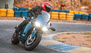 Electromove - Το επίσημο βίντεο της παρουσίασης της Zero Motorcycles στην πίστα Speed Force