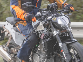 KTM 450 Duke / 490 Duke - Ετοιμάζει νέα σειρά μεταξύ 390 και 790