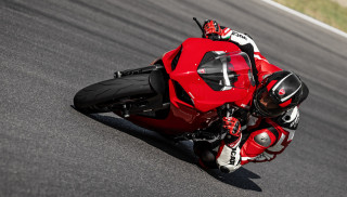 Ducati Panigale V2 - On-board Video στη Jerez με τον Alessandro Valia