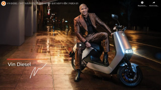 O Vin Diesel διαφημίζει ηλεκτρικό scooter! - Video