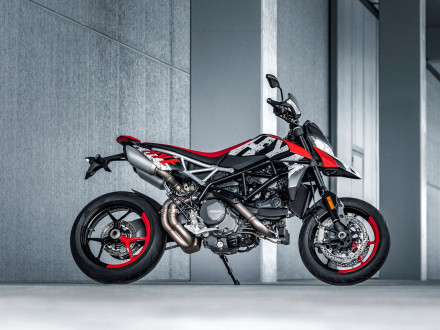 Ducati Hypermotard 950 RVE 2024 – Αλλάζοντας τα χρώματα του δρόμου