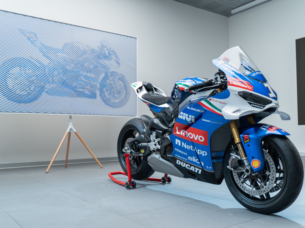 Ένα έργο τέχνης εμπνευσμένο από το Panigale V4 Tricolore Italia