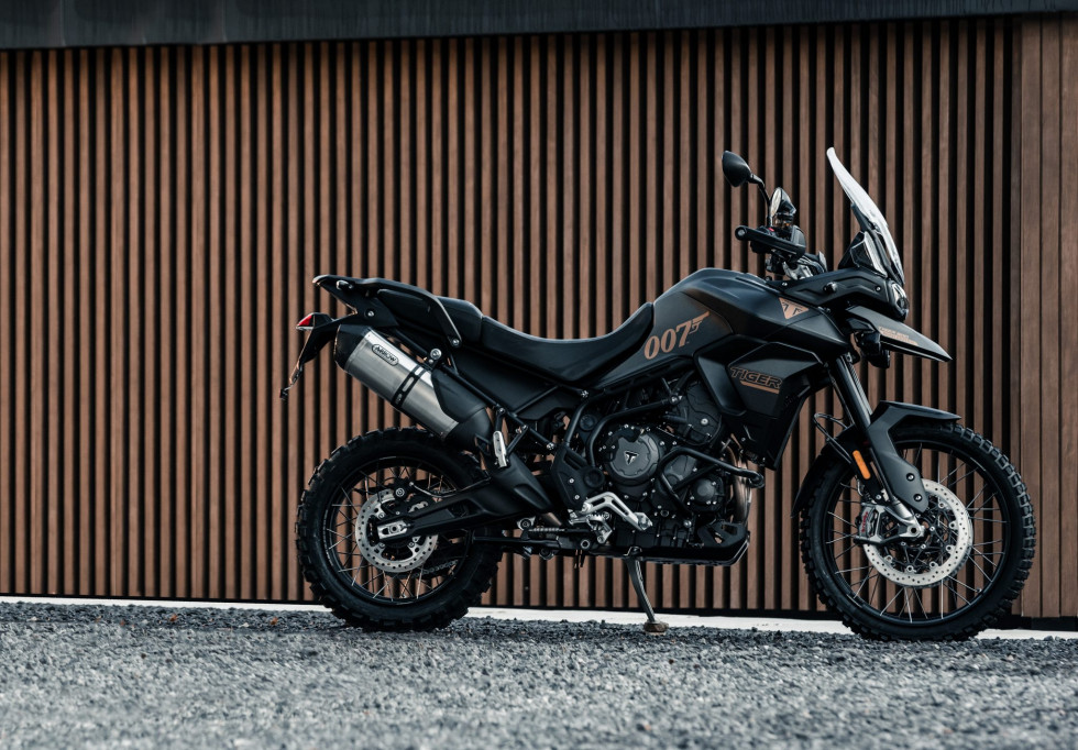 Triumph Tiger 900 Bond Edition - My name's Bond... James Bond!